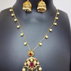 Pearl necklace with pendant and jumka